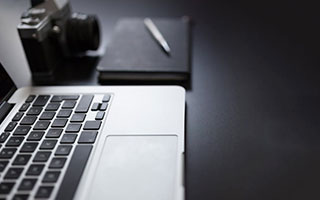 半岛体育官网-体育盛宴：日本和俄罗斯羽毛球选手激战不止