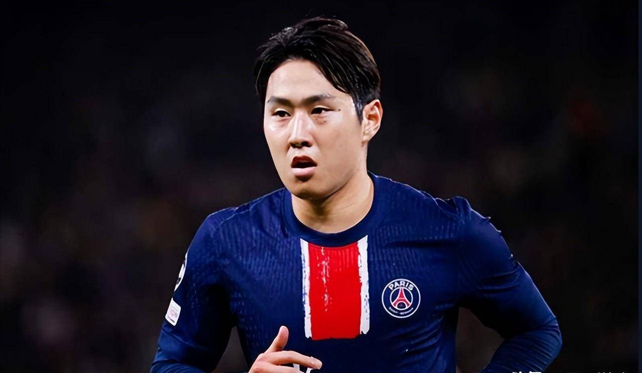 半岛体育在线官网-巴黎圣日耳曼新援表现亮眼，赢得球迷好评