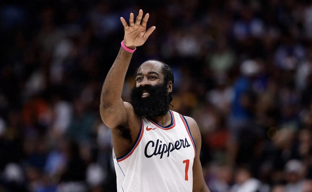 半岛体育在线官网-卡利亚里遭遇连败，距离保级区渐行渐远的简单介绍