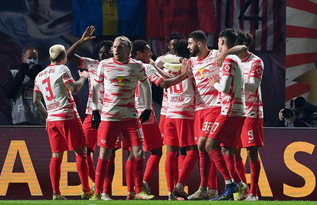 半岛体育app下载官网-RB莱比锡队员表现神勇，取得比赛胜利