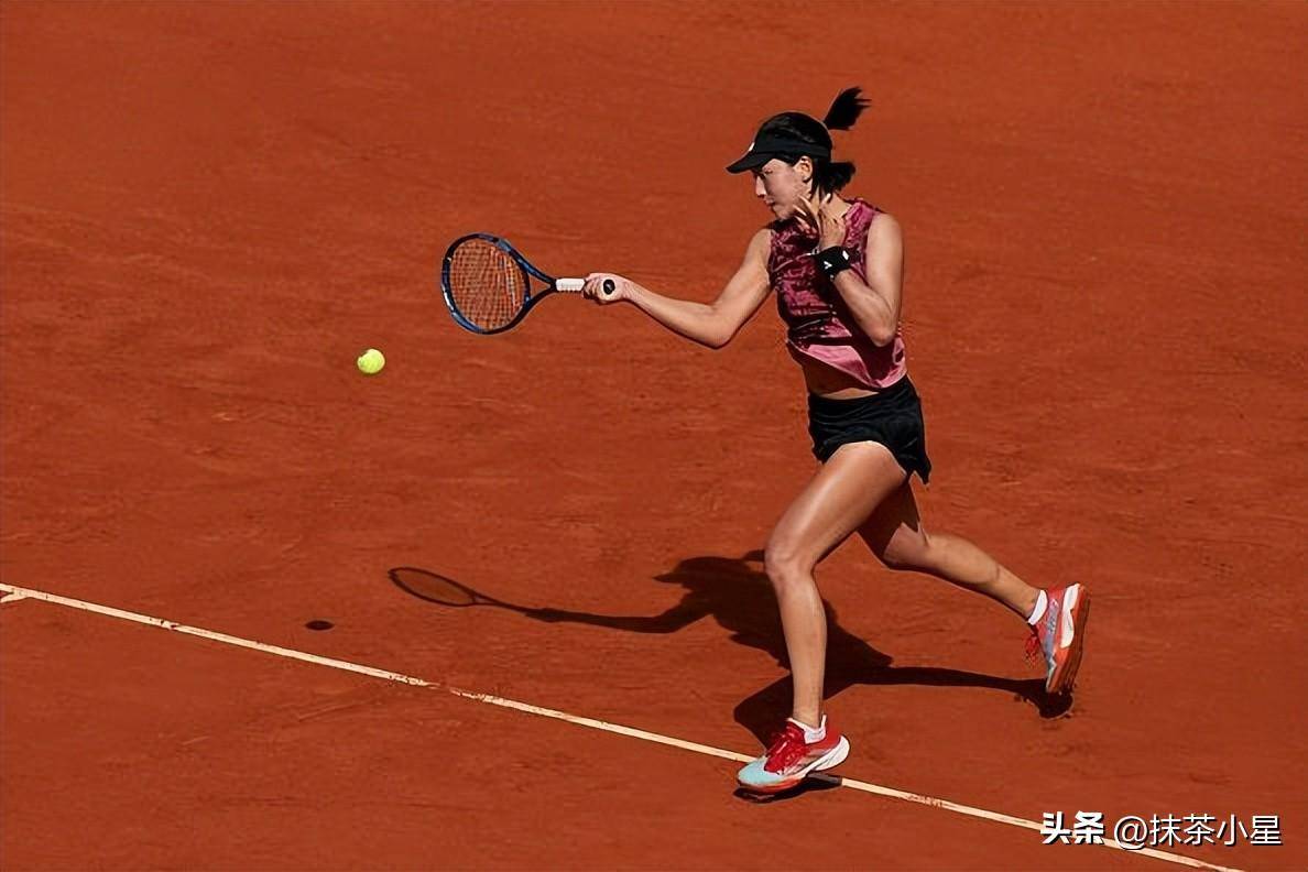 半岛平台官方网站入口-利亚纳逆袭战胜对手，取得关键三分