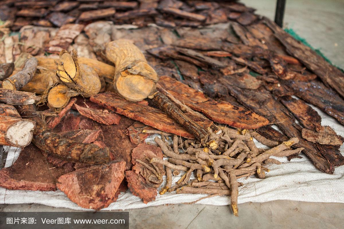 半岛官方体育登录入口-关于几内亚比绍联赛火爆内幕，比绍市夏日清凉零食探寻的信息